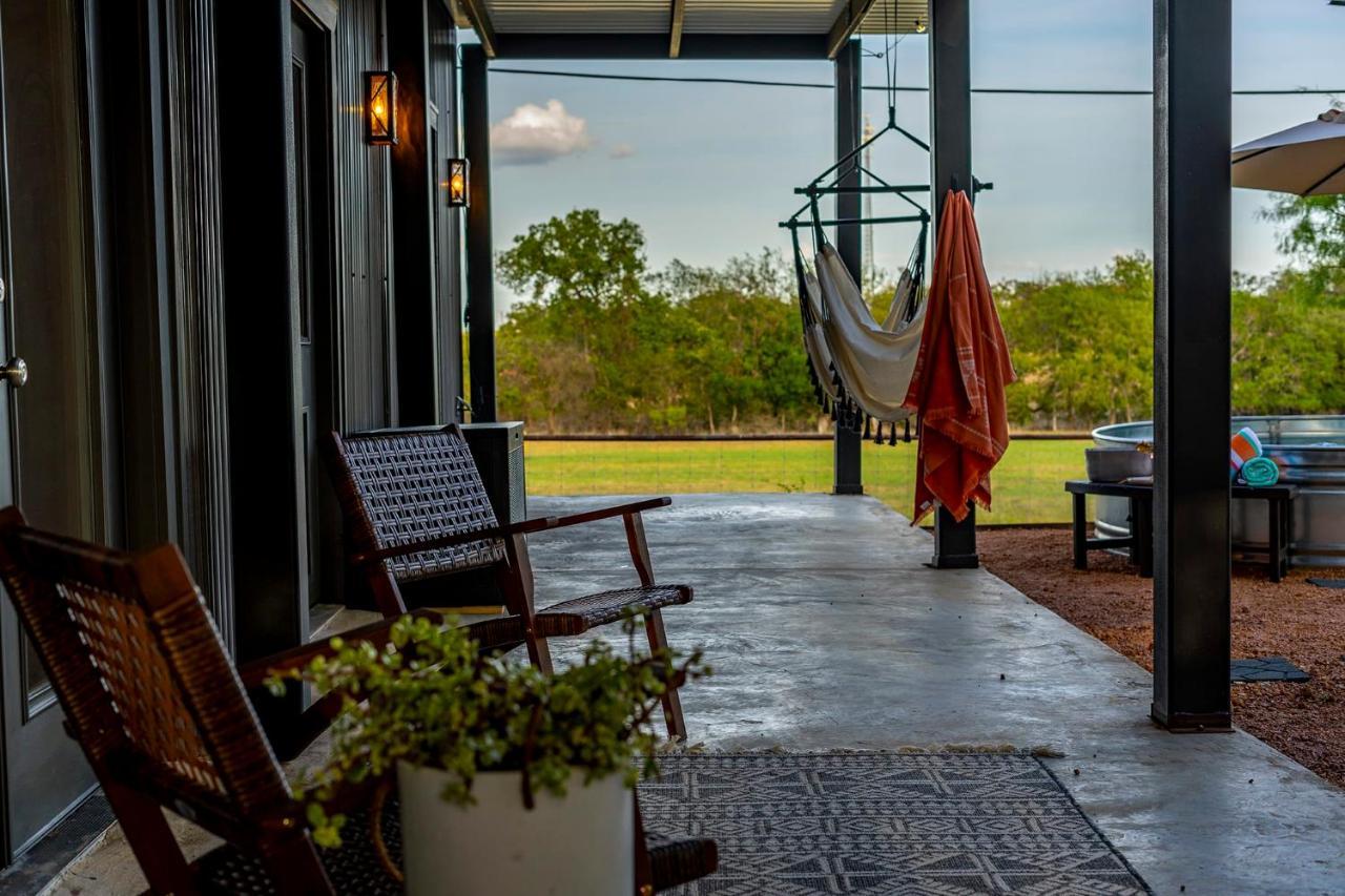 Container Haus Pet Friendly With Cowboy Pool Villa Fredericksburg Kültér fotó