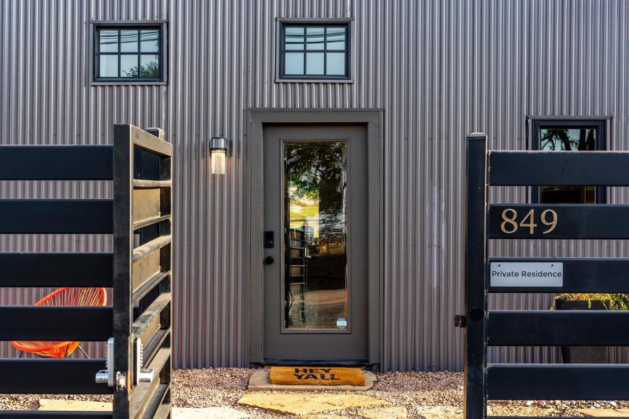 Container Haus Pet Friendly With Cowboy Pool Villa Fredericksburg Kültér fotó