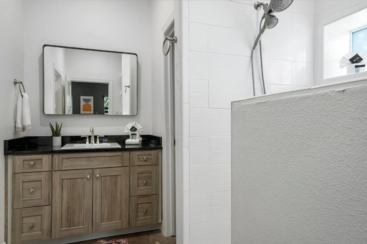 Container Haus Pet Friendly With Cowboy Pool Villa Fredericksburg Kültér fotó