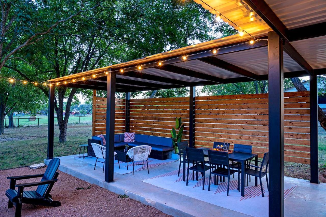 Container Haus Pet Friendly With Cowboy Pool Villa Fredericksburg Kültér fotó