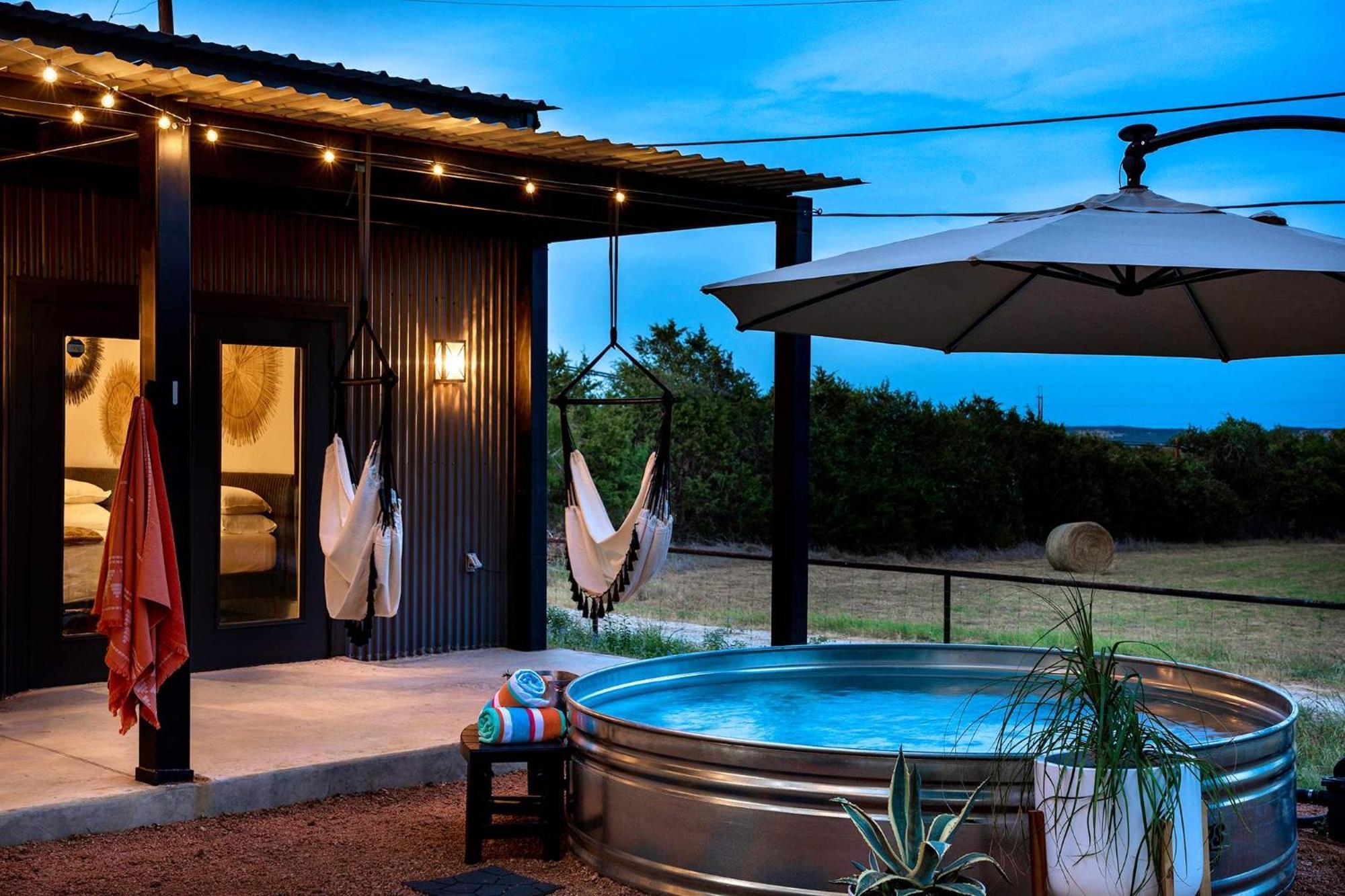 Container Haus Pet Friendly With Cowboy Pool Villa Fredericksburg Kültér fotó